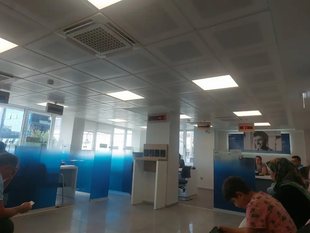 Türkiye İş Bankası - Silivri - İstanbul Şubesi — Bankalar, Silivri · fotoğraf 4
