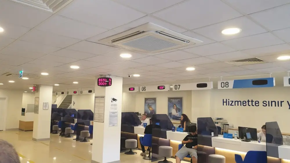 Yapı Kredi - Silivri Şubesi — Bankalar, Silivri · fotoğraf 3