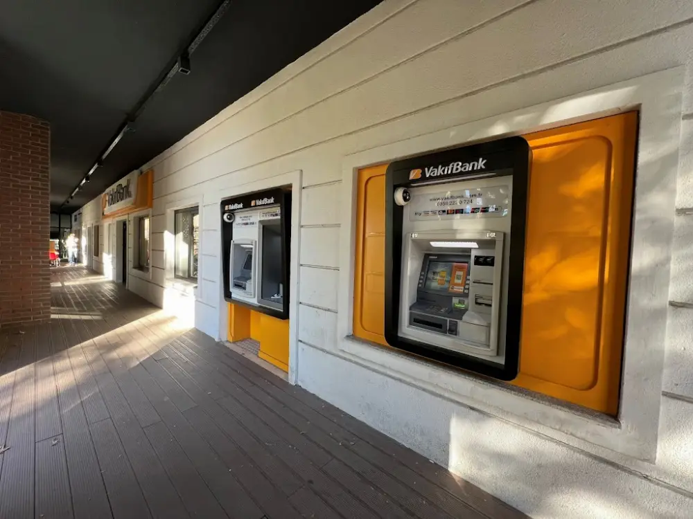 VakıfBank İstanbul Teknik Üniversitesi Bağlı Şubesi — Bankalar, Sarıyer · fotoğraf 3