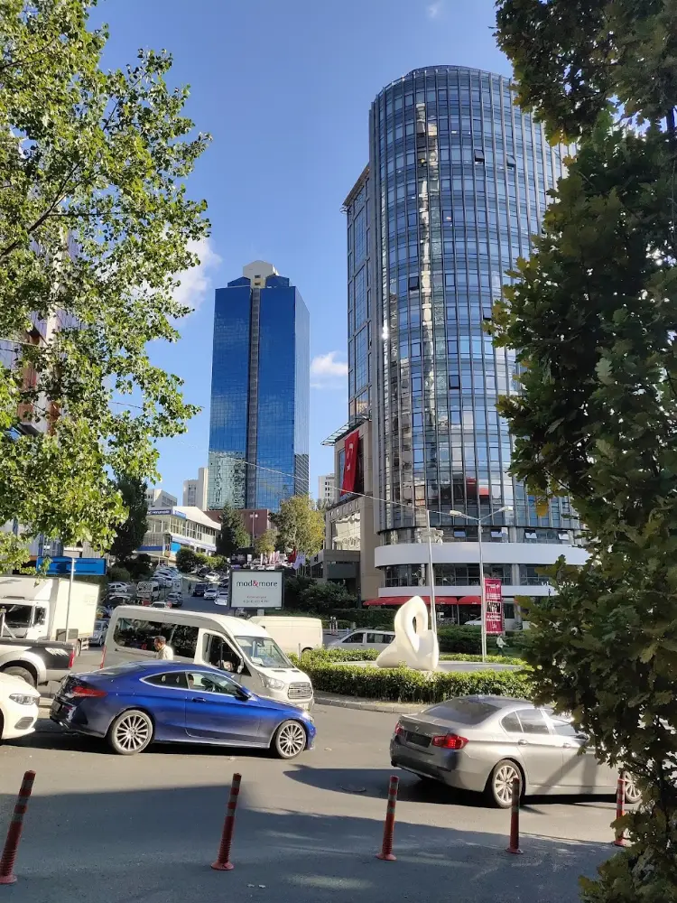 Halkbank Maslak Şubesi — Bankalar, Sarıyer · fotoğraf 2