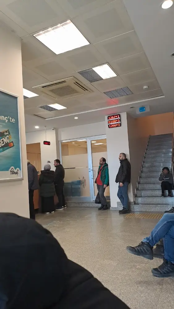 Halkbank Sultanbeyli Şubesi — Bankalar, Sultanbeyli · fotoğraf 3