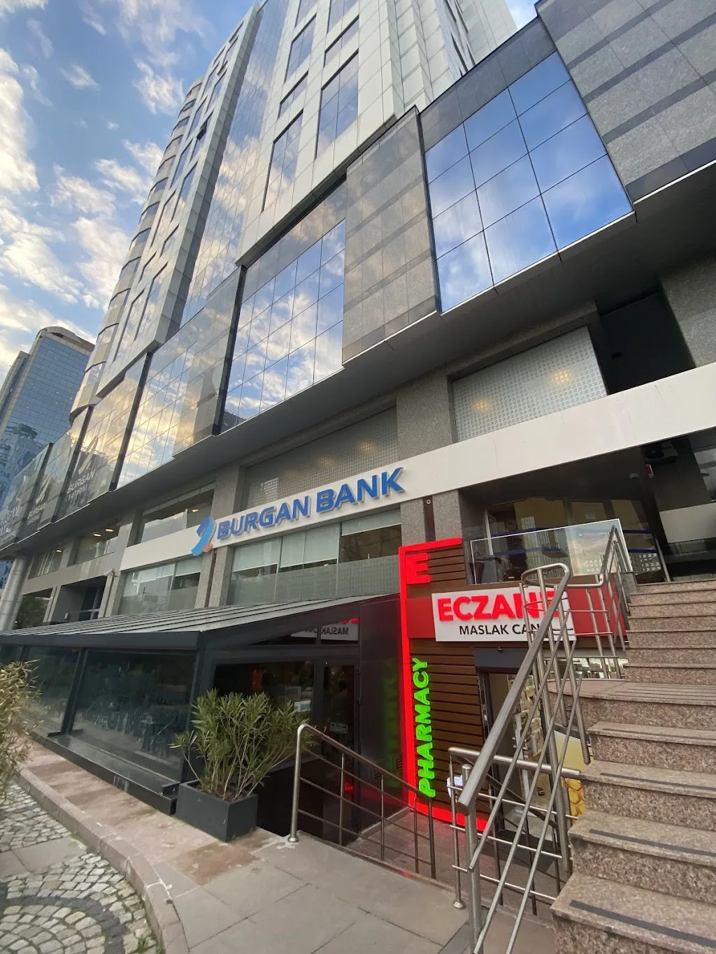 Burgan Bank Merkez Şubesi — Bankalar, Sarıyer · fotoğraf 1