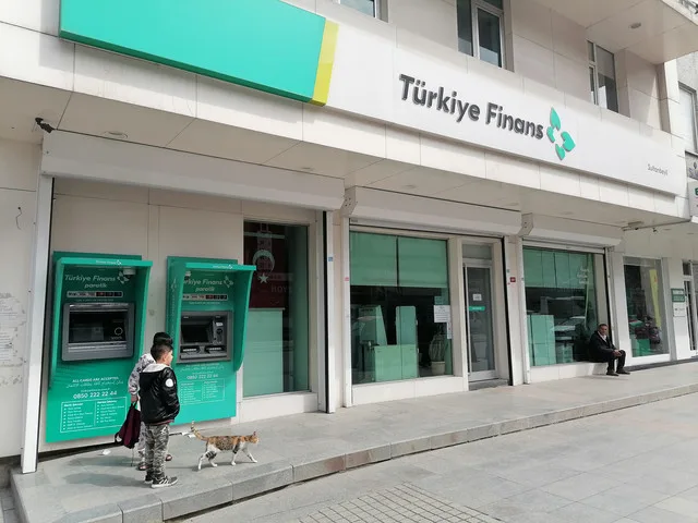 Türkiye Finans Sultanbeyli Şubesi — Bankalar, Sultanbeyli · fotoğraf 1