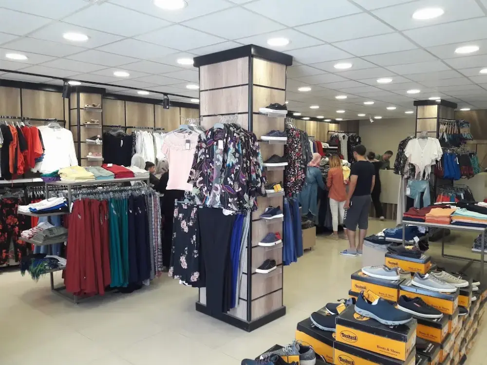 LC Waikiki — Kadın Giyim, Merkez · fotoğraf 2