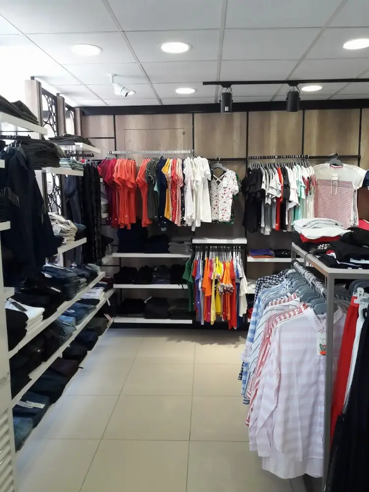 LC Waikiki — Kadın Giyim, Merkez · fotoğraf 5