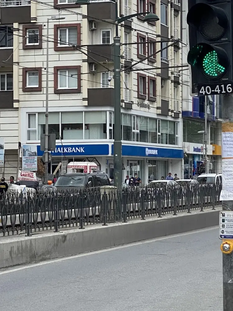 Halkbank Sultangazi Şubesi — Bankalar, Sultangazi · fotoğraf 2