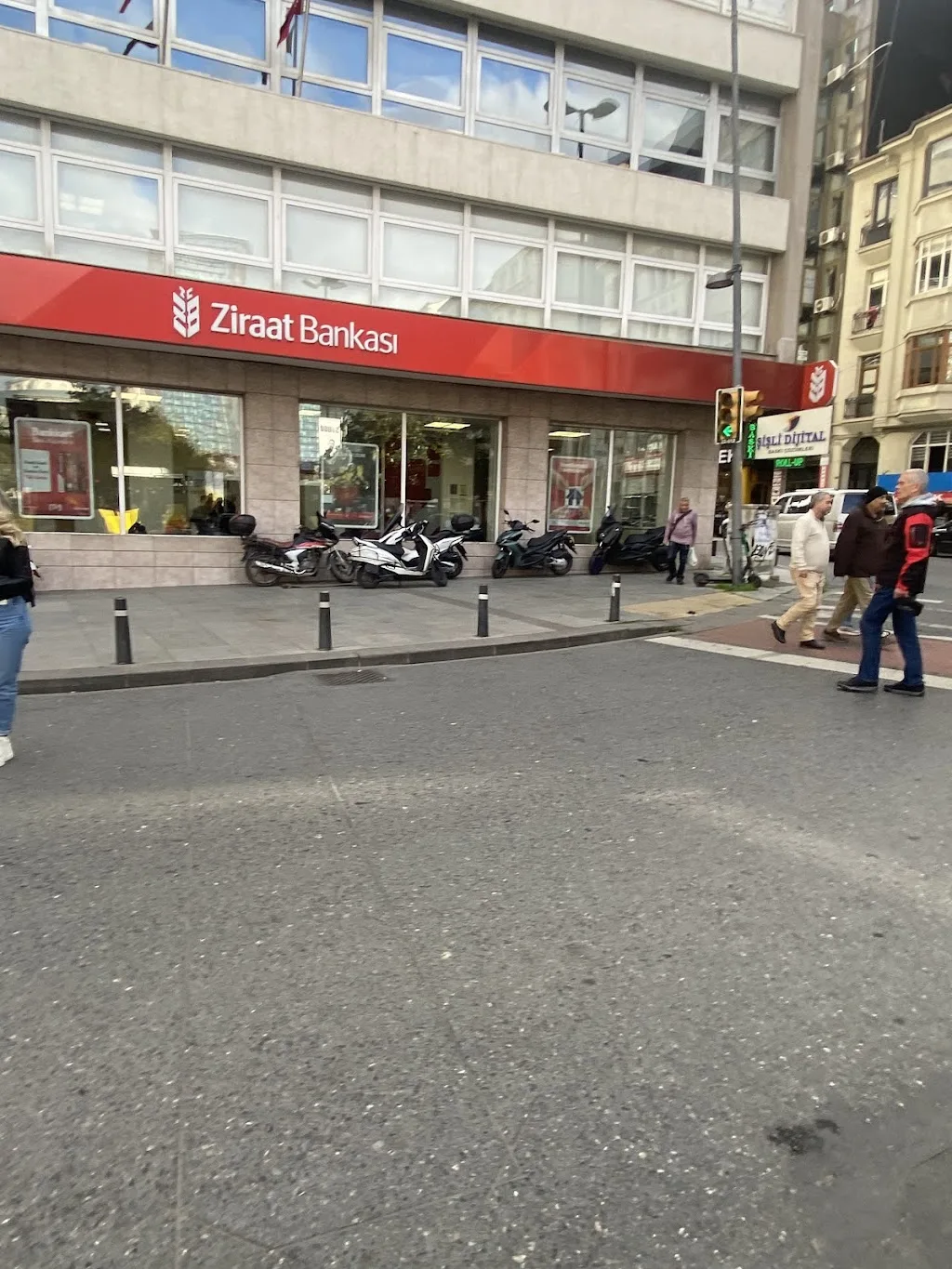 Ziraat Bankası Şişli/İstanbul Şubesi — Bankalar, Şişli · fotoğraf 1