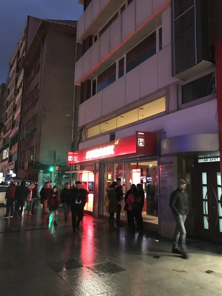 Akbank Şişli/İst. Şubesi — Bankalar, Şişli · fotoğraf 4