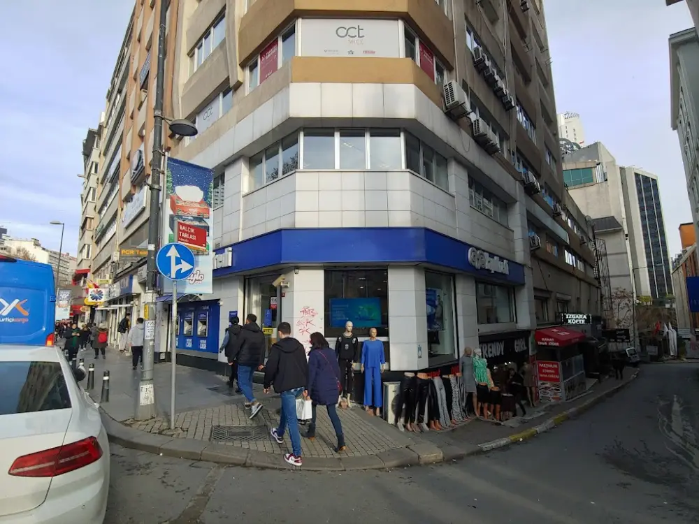 Yapı Kredi - Şişli Şubesi — Bankalar, Şişli · fotoğraf 4