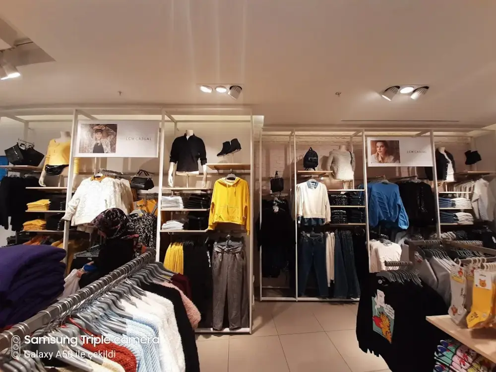 LC WAIKIKI Cadde İlkadım Samsun — Kadın Giyim, İlkadım · fotoğraf 2