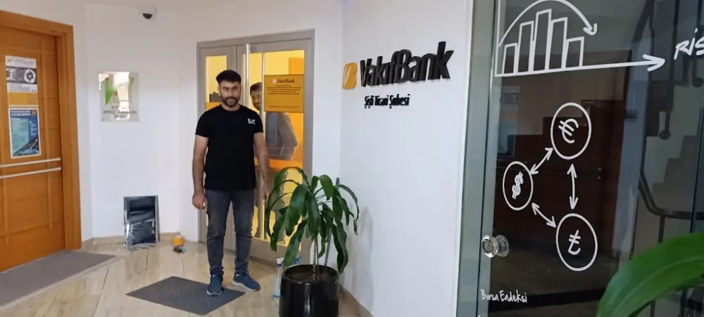 VakıfBank Şişli Şubesi — Bankalar, Şişli · fotoğraf 3