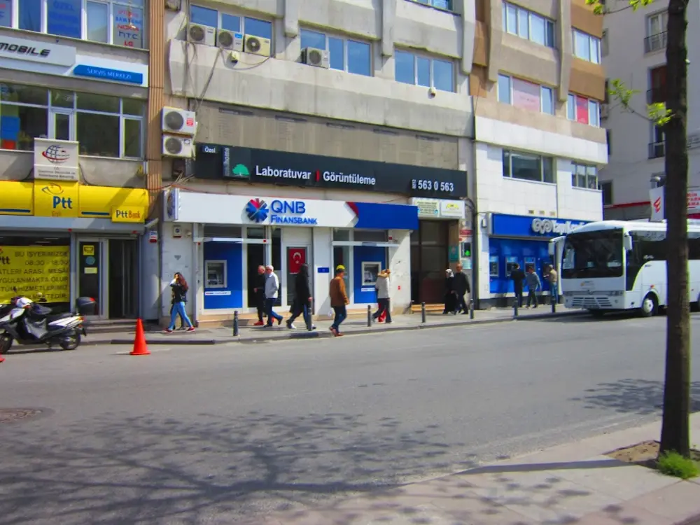 QNB Şişli Şubesi — Bankalar, Şişli · fotoğraf 2