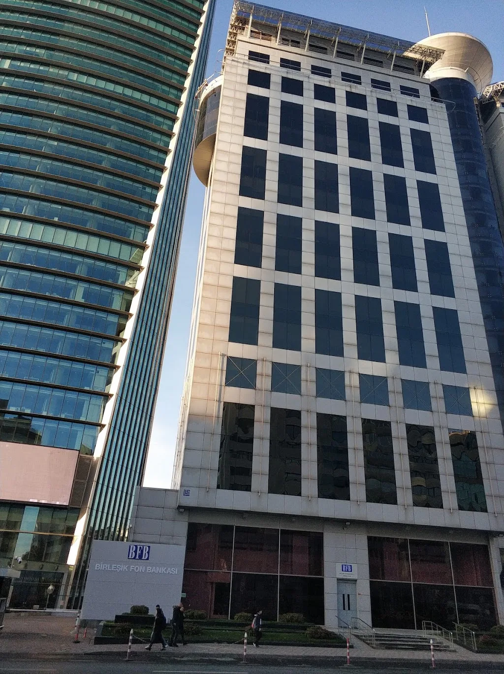 Birleşik Fon Bankası — Bankalar, Şişli · fotoğraf 1