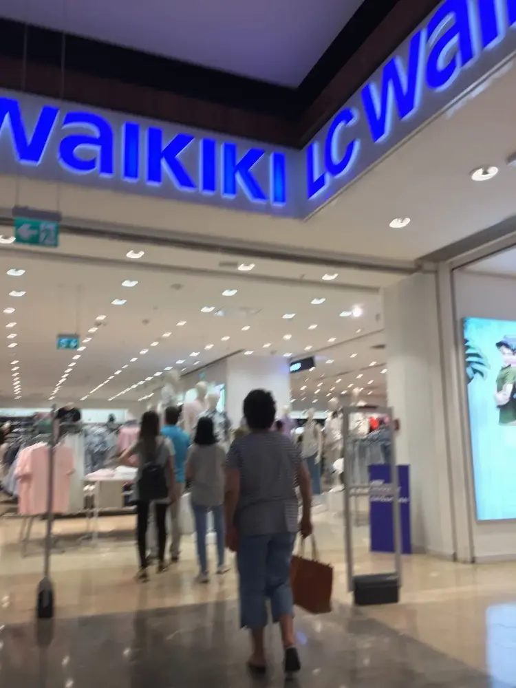 LC Waikiki Canik Lovelet Outlet Avm — Erkek Giyim, Canik · fotoğraf 5