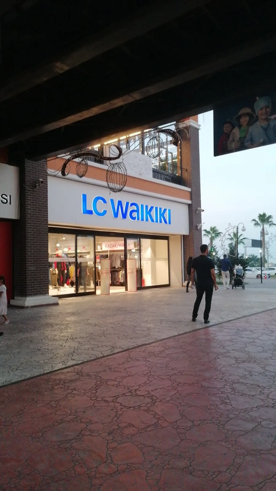 LC WAIKIKI