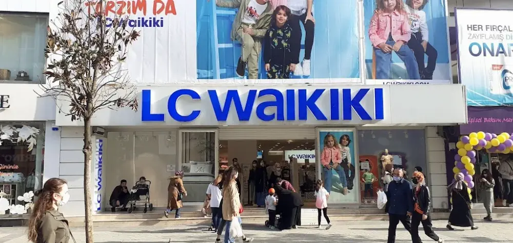 LC WAIKIKI — Kadın Giyim, Adapazarı · fotoğraf 4