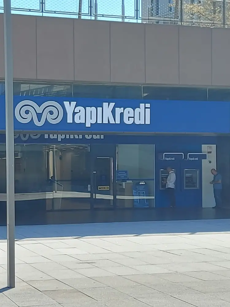 Yapı Kredi - Mecidiyeköy Şubesi — Bankalar, Şişli · fotoğraf 3