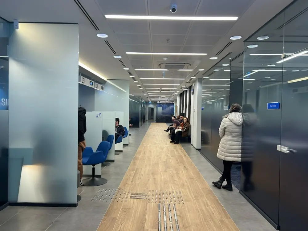 Yapı Kredi - Mecidiyeköy Şubesi — Bankalar, Şişli · fotoğraf 4