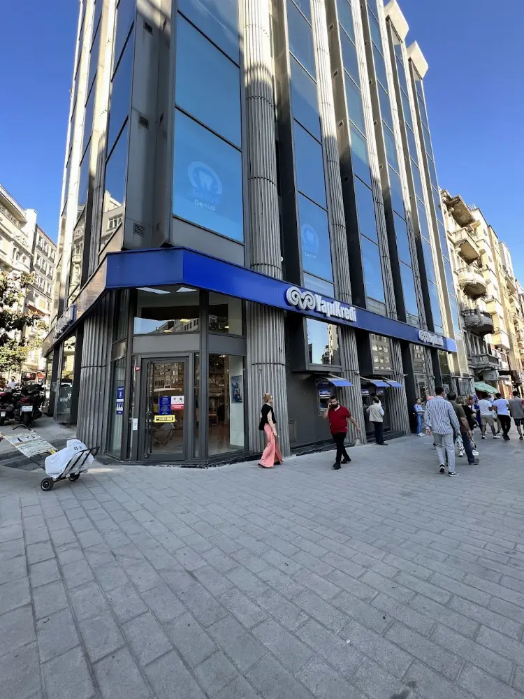 Yapı Kredi - Osmanbey Şubesi — Bankalar, Şişli · fotoğraf 2