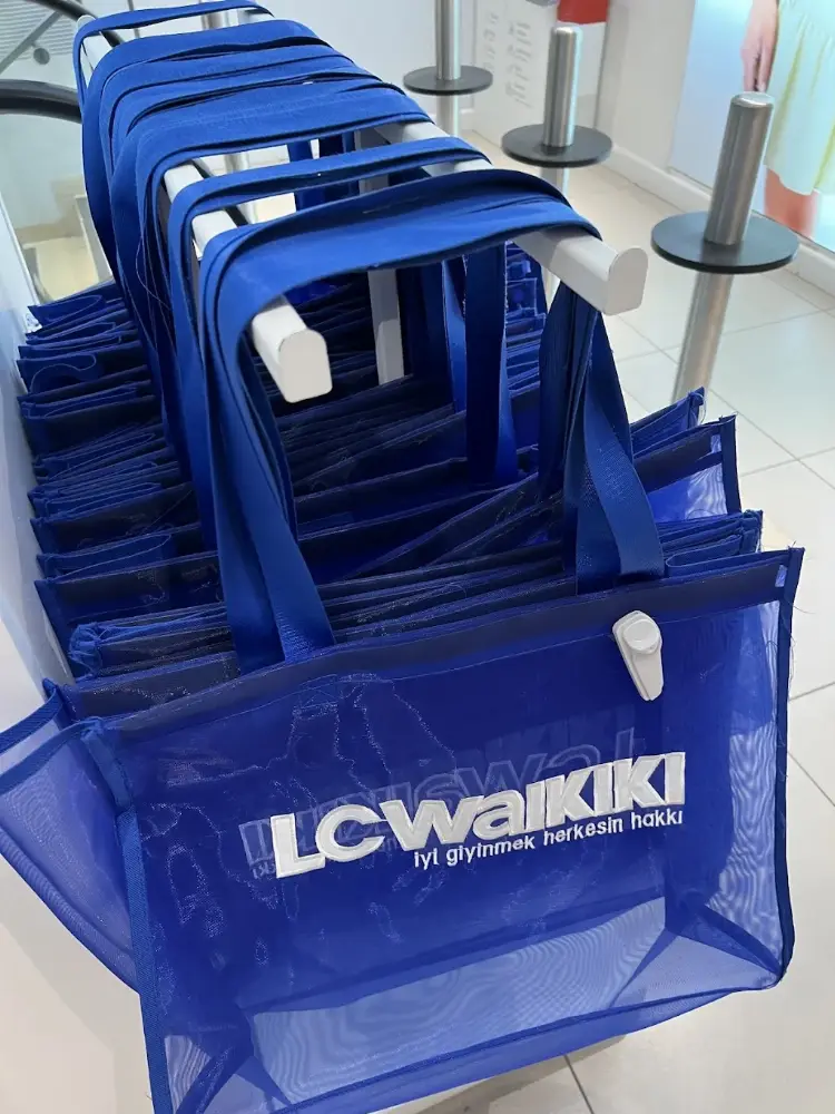 LC WAIKIKI — Kadın Giyim, Adapazarı · fotoğraf 3