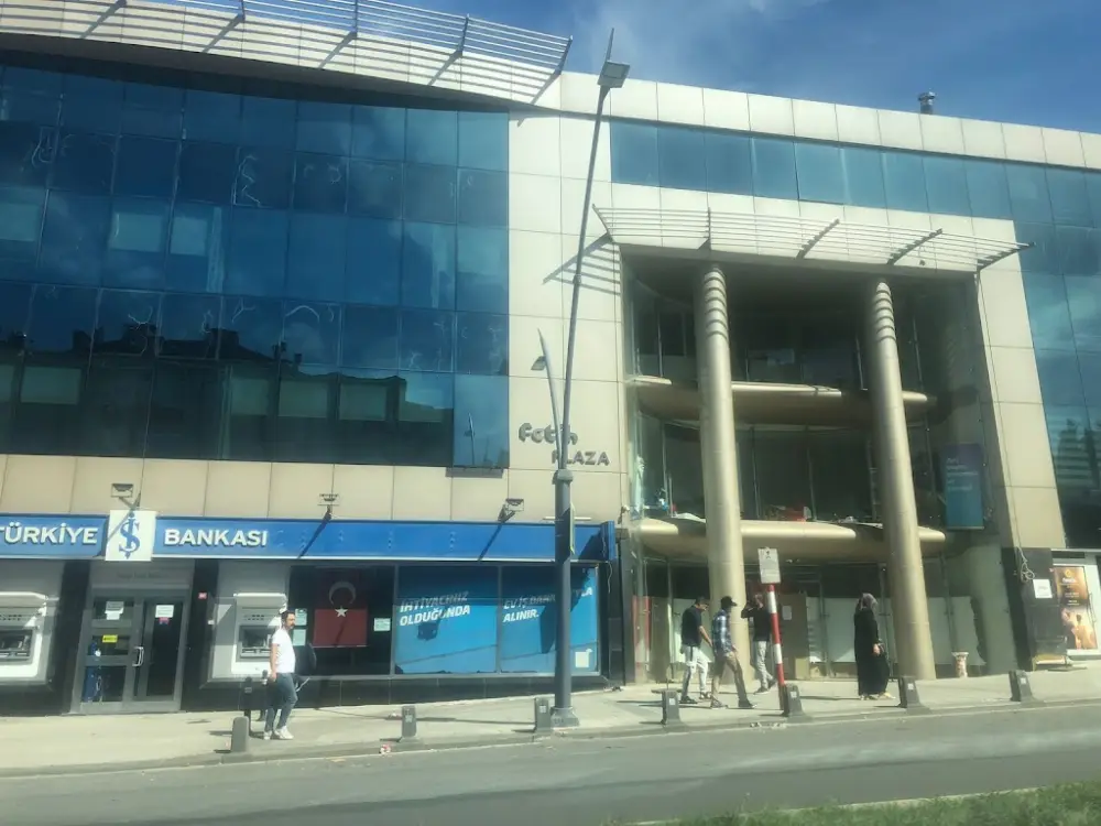Türkiye İş Bankası Nato Yolu/İstanbul Şubesi — Bankalar, Üsküdar · fotoğraf 4