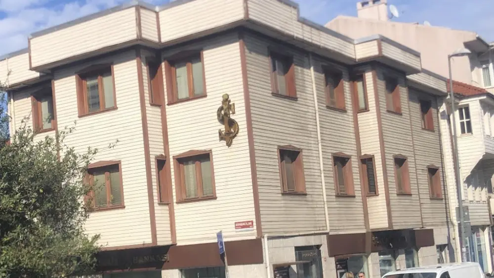 Türkiye İş Bankası Beylerbeyi/İstanbul Şubesi — Bankalar, Üsküdar · fotoğraf 2