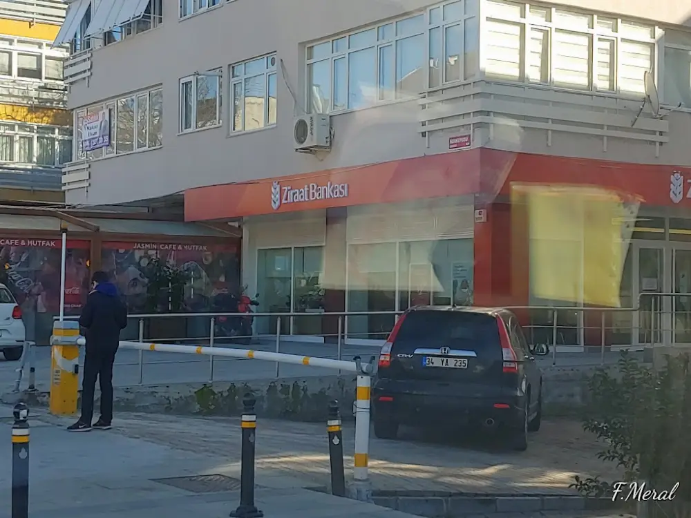 Ziraat Bankası Zeynep Kamil Şubesi — Bankalar, Üsküdar · fotoğraf 3