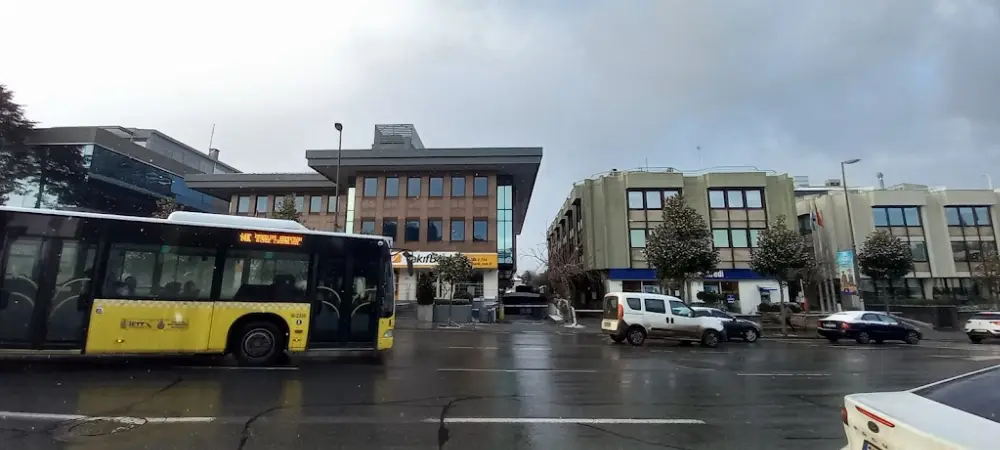 Yapı Kredi Bankası - Kısıklı Caddesi Şubesi — Bankalar, Üsküdar · fotoğraf 3