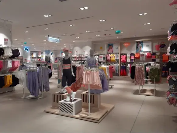 LC WAIKIKI — Kadın Giyim, Serdivan · fotoğraf 2