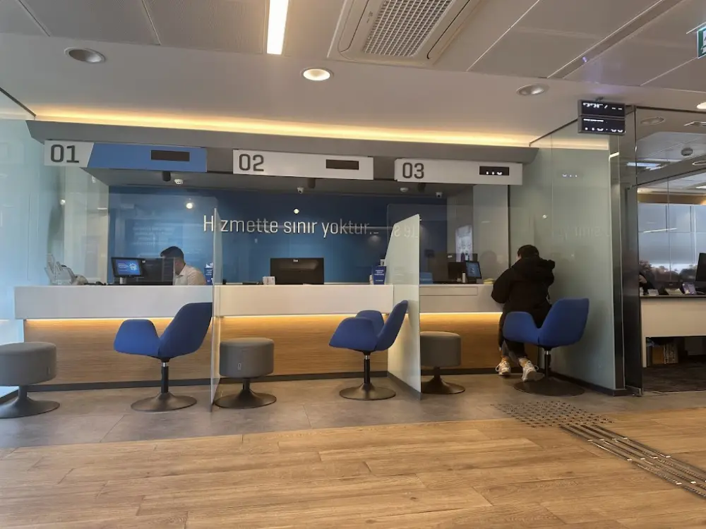 Yapı Kredi - Zeynepkamil Şubesi — Bankalar, Üsküdar · fotoğraf 3