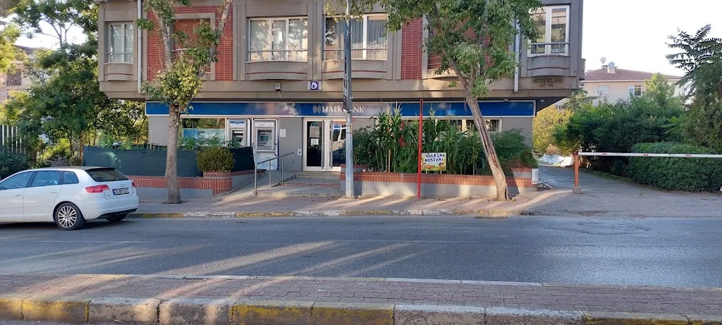 Halkbank Acıbadem Şubesi — Bankalar, Üsküdar · fotoğraf 1