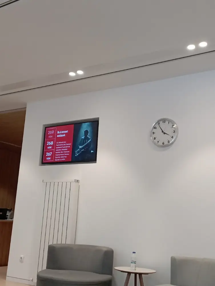 Akbank Zeytinburnu/İst. Şubesi — Bankalar, Zeytinburnu · fotoğraf 3