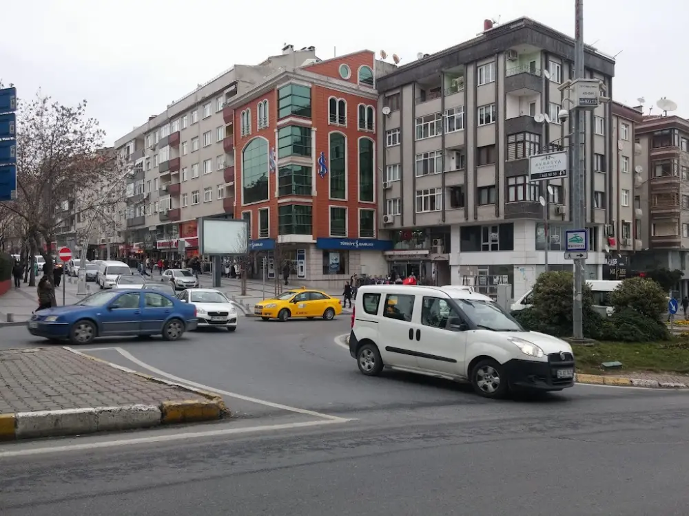 Türkiye İş Bankası Kazlıçeşme-Olivium/İstanbul Şubesi — Bankalar, Zeytinburnu · fotoğraf 4