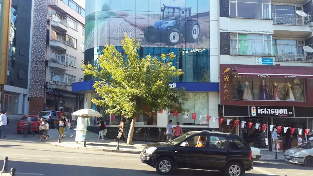Yapı Kredi Bankası - Tekirdağ Çarşı Şubesi — Bankalar, Süleymanpaşa · fotoğraf 2