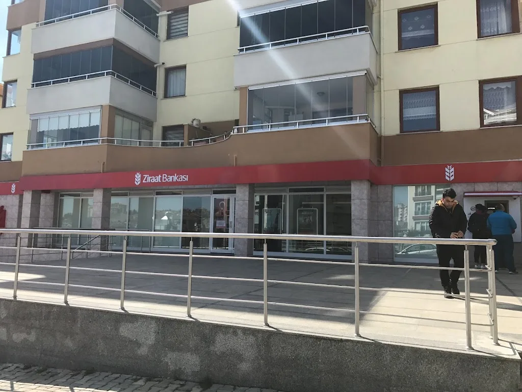 Ziraat Bankası Hürriyet Mahallesi/Tekirdağ Şubesi — Bankalar, Süleymanpaşa · fotoğraf 1