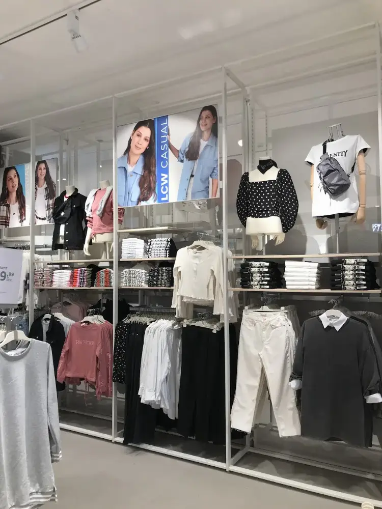 LC WAIKIKI — Kadın Giyim, Merkez · fotoğraf 3