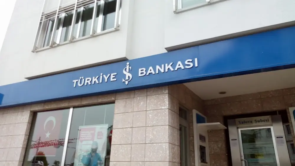 Türkiye İş Bankası Yalova Şubesi — Bankalar, Merkez · fotoğraf 4