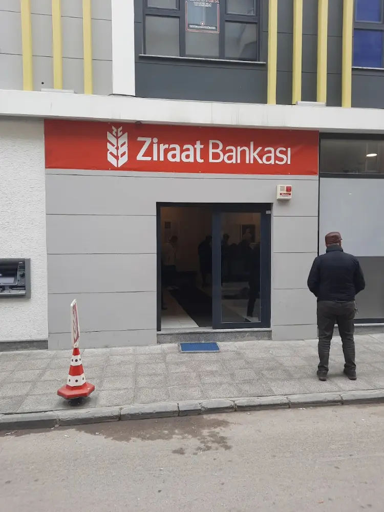Ziraat Bankası Yalova Şubesi — Bankalar, Merkez · fotoğraf 2