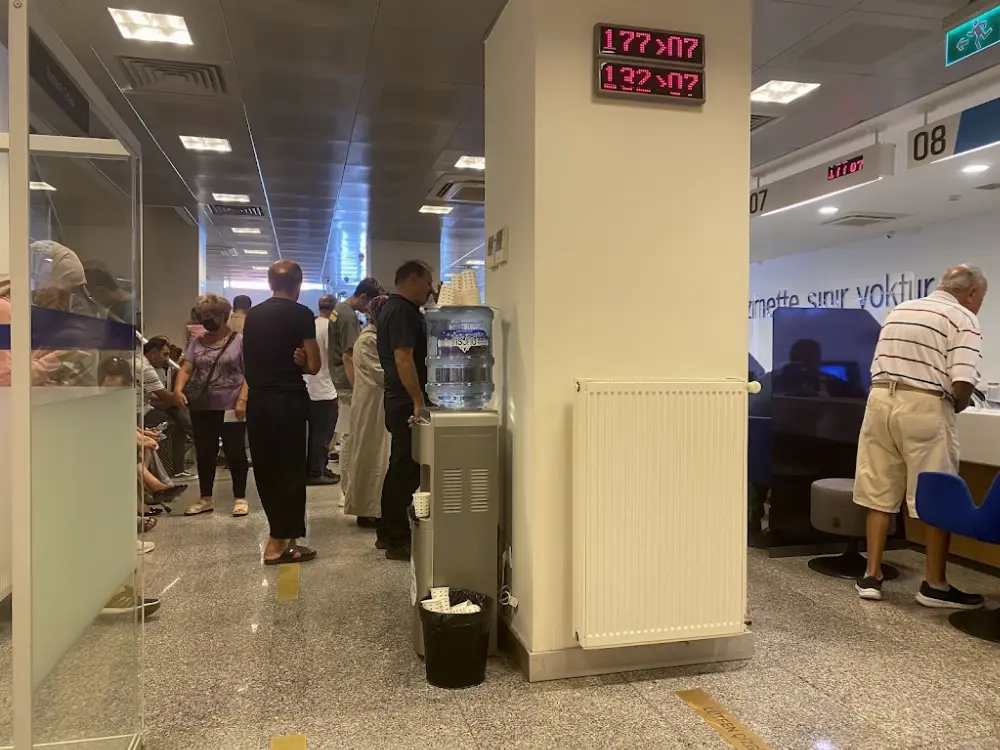 Yapı Kredi - Yalova Şubesi — Bankalar, Merkez · fotoğraf 3