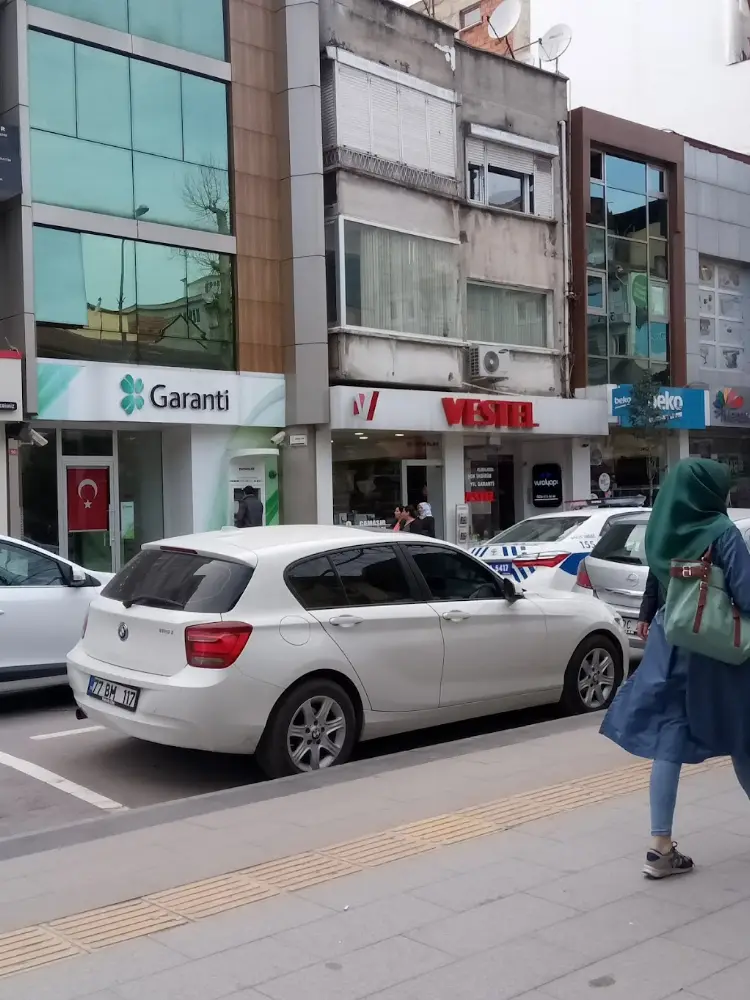 Garanti BBVA Yalova Çarşı Şubesi — Bankalar, Merkez · fotoğraf 2