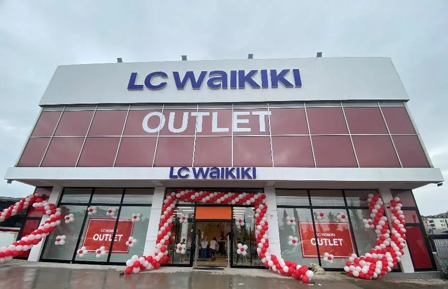 LC WAIKIKI — Kadın Giyim, Altınordu · fotoğraf 1