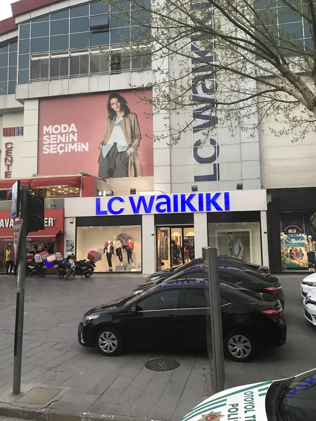LC WAIKIKI — Kadın Giyim, Merkez · fotoğraf 1