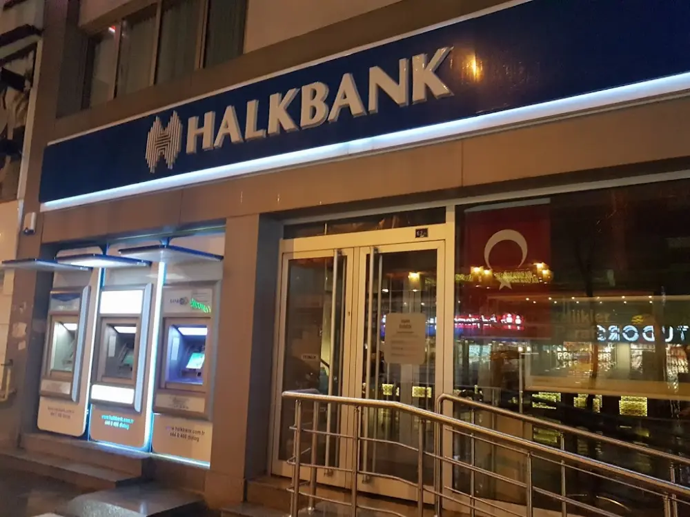 Halkbank Uşak Şubesi — Bankalar, Merkez · fotoğraf 2