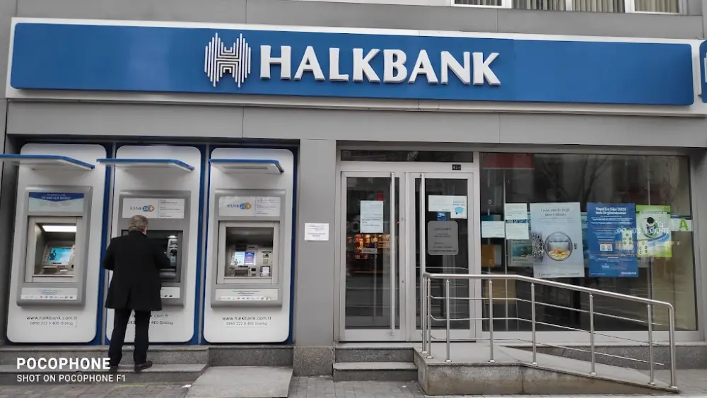 Halkbank Uşak Şubesi — Bankalar, Merkez · fotoğraf 3