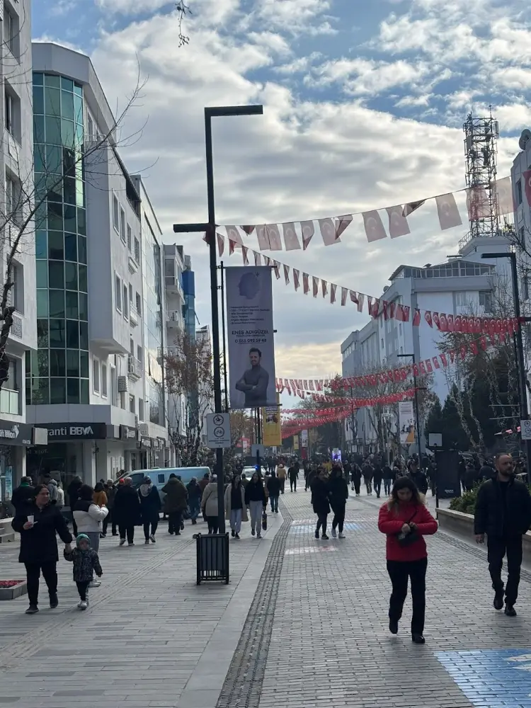 Garanti BBVA Uşak Çarşı Şubesi — Bankalar, Merkez · fotoğraf 4