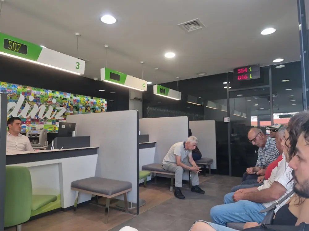 Garanti BBVA - Uşak Şubesi — Bankalar, Merkez · fotoğraf 2