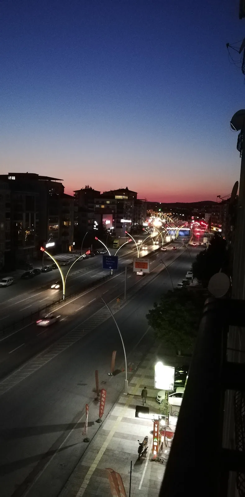 Akbank Çevreyolu/Uşak Şubesi — Bankalar, Merkez · fotoğraf 1