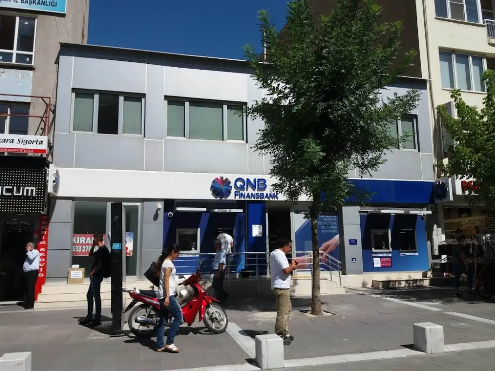 QNB Uşak Şubesi — Bankalar, Merkez · fotoğraf 2