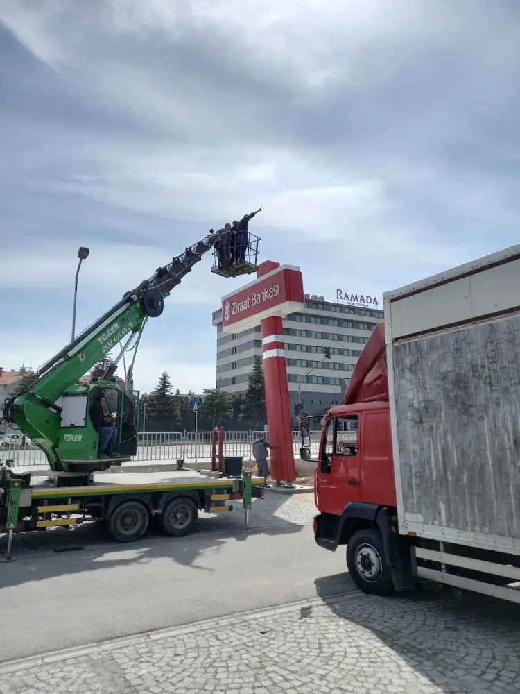 Ziraat Bankası Gazi Bulvarı/Uşak Şubesi — Bankalar, Merkez · fotoğraf 3