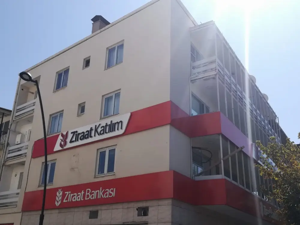 Ziraat Katılım Uşak Şubesi — Bankalar, Merkez · fotoğraf 2